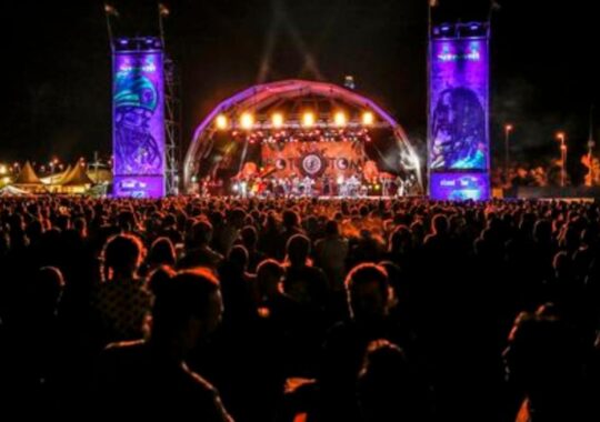 Cartel, schedule, sing and actress of August festival